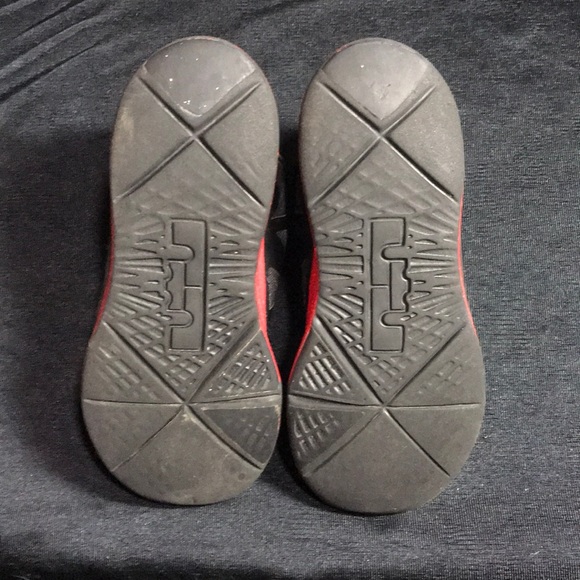Nike Lebron X Kids sz 1 Y Bred Playground Beaters - Picture 5 of 7